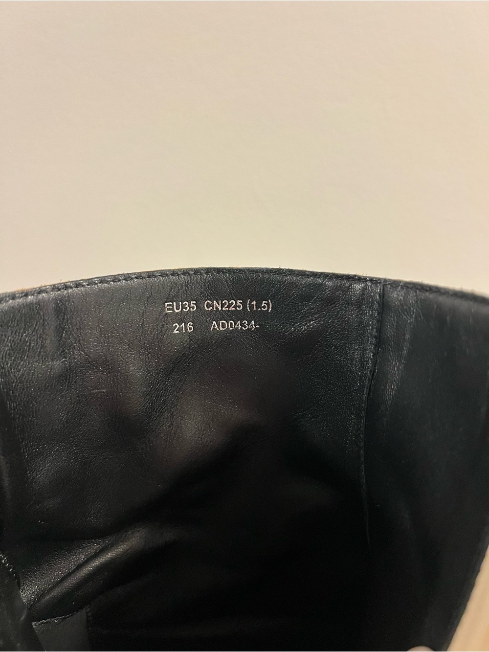Acne Studios Women’s Cream Leather Square-Toe Ankle Boots Size EU 35 - Picture 6 of 13